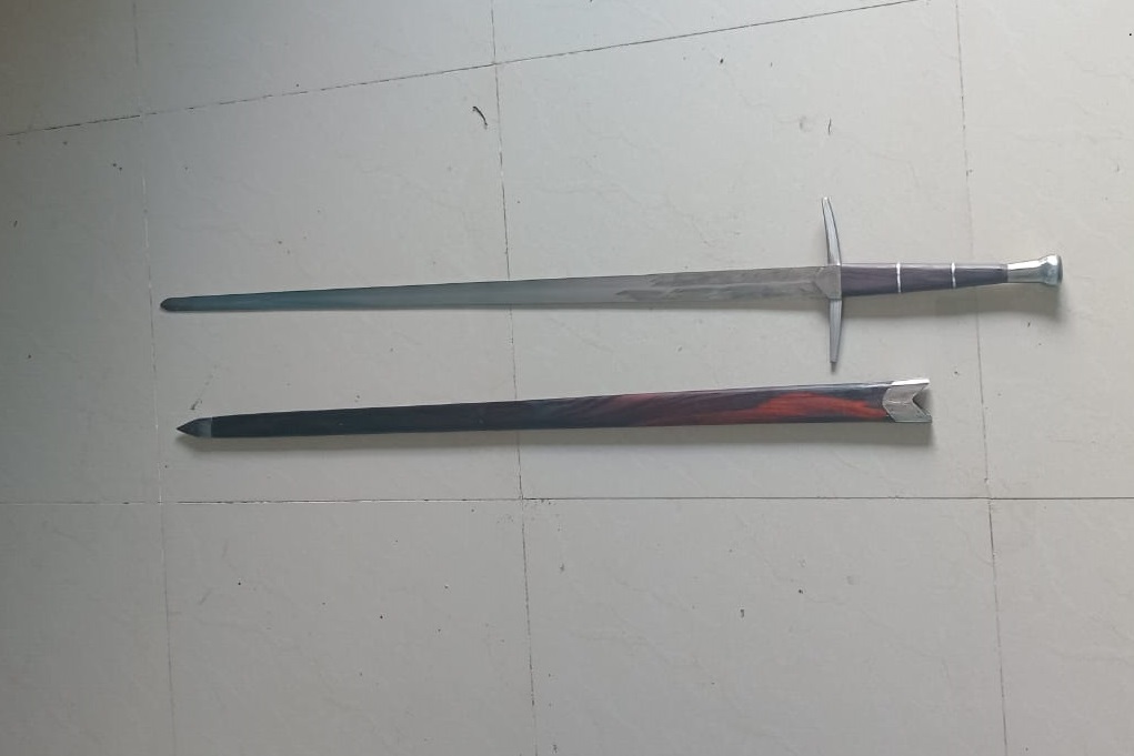 Pre Order European Longsword – Desain Klasik dengan Aksesori Eksklusif